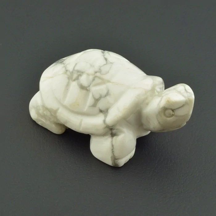 Кахолонг: Елегантність та природна магія білого каменю